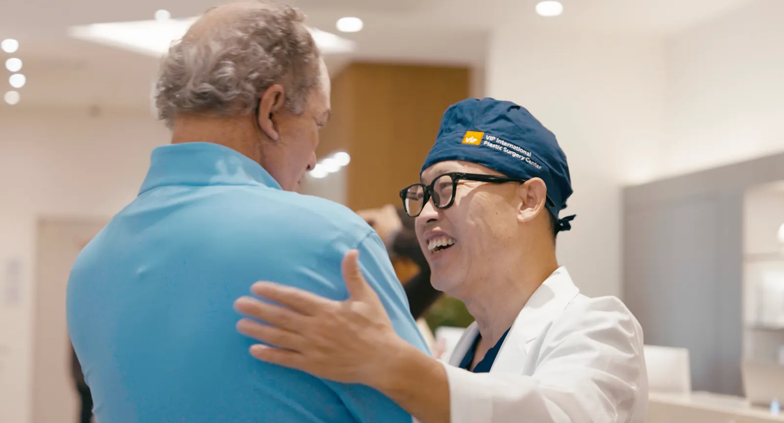 VIP Plastic Surgery (VIP성형외과)