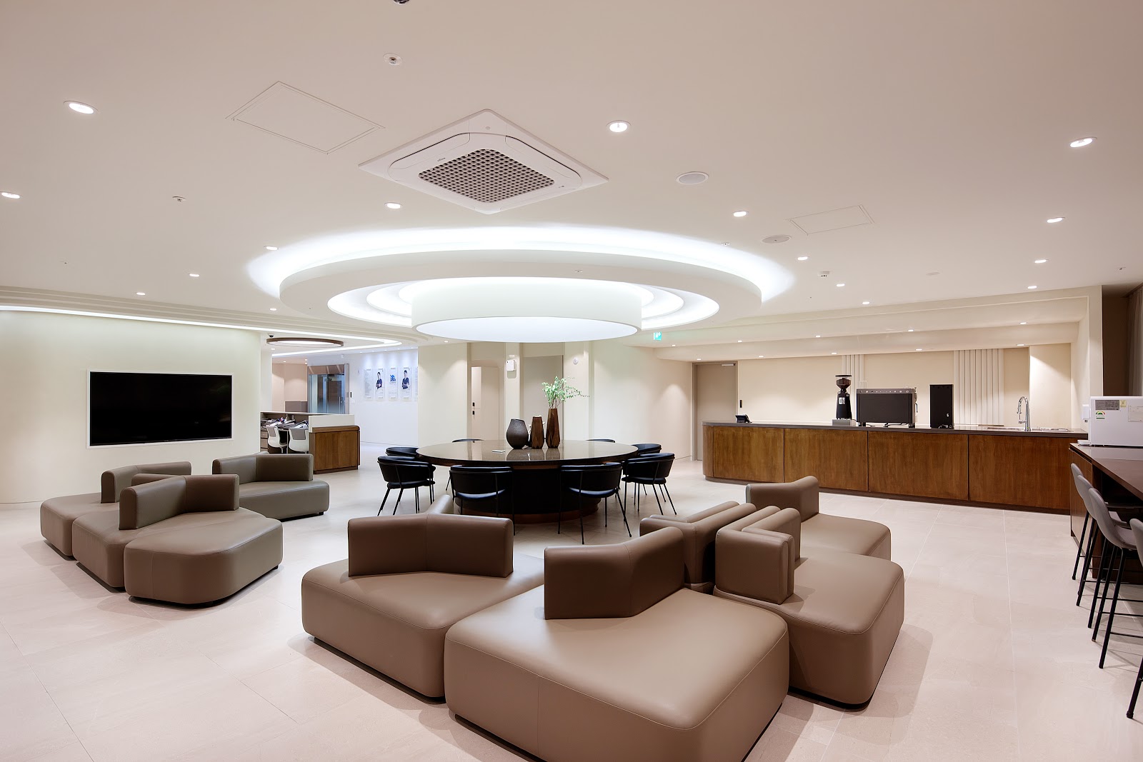 Gangnam Grand Eye Clinic (강남그랜드안과의원)