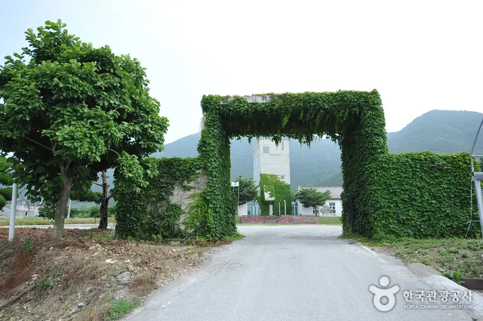 Midang Literary House (미당 서정주 시문학관)