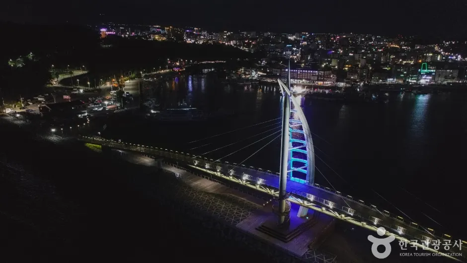 Saeyeongyo Bridge (Saeseom Island) (새섬 새연교)