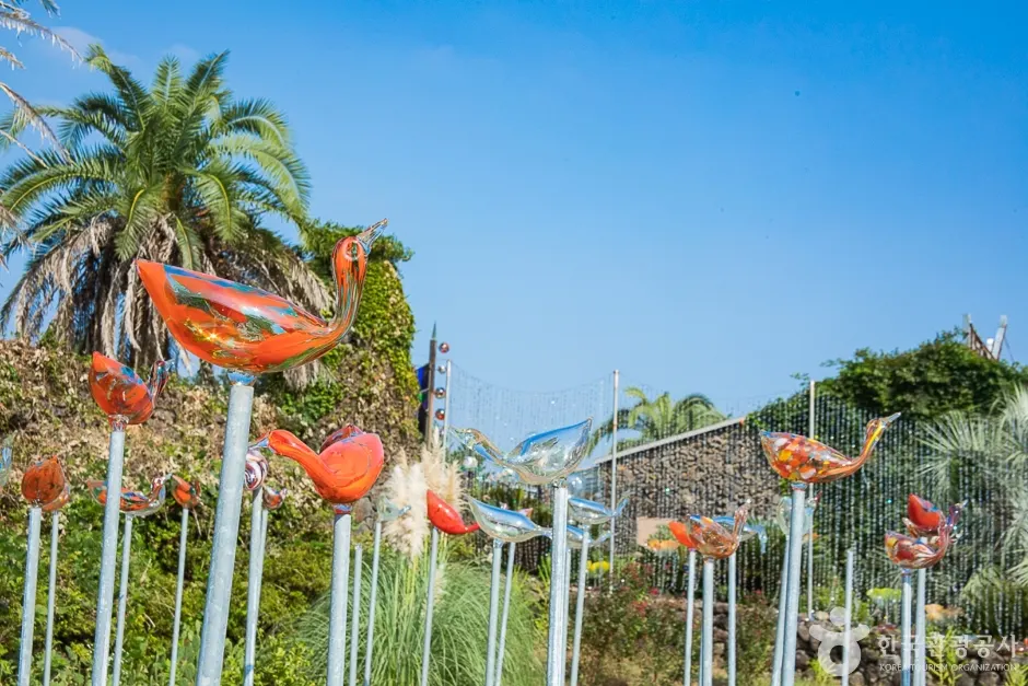 Jeju Glass Museum (제주유리박물관)
