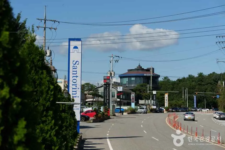 Gubongsan Observatory Café Street (구봉산 전망대 카페거리)