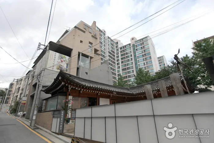Korean Museum of Straw and Life (짚풀생활사박물관)