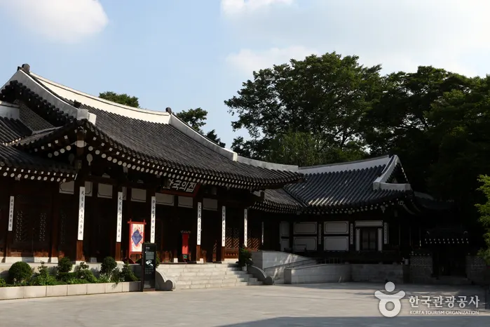 Korea House (한국의집)