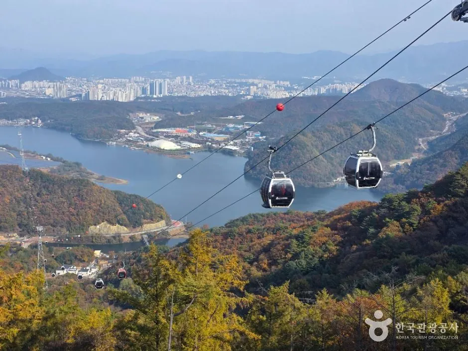 Chuncheon Samaksan Mountain Lake Cable Car — Gangwon