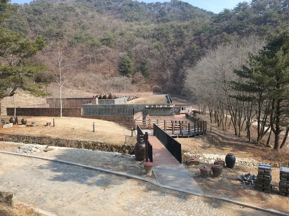 Pungsuwon Museum (풍수원유물전시관)
