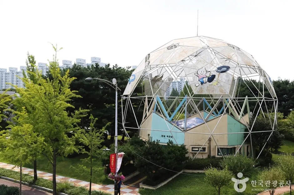 First Suwon Outdoor Concert Hall (수원 제1야외음악당)