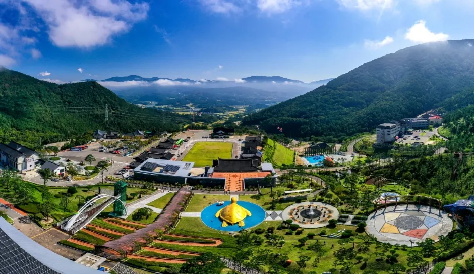 Sancheong Donguibogam Village (산청 동의보감촌)