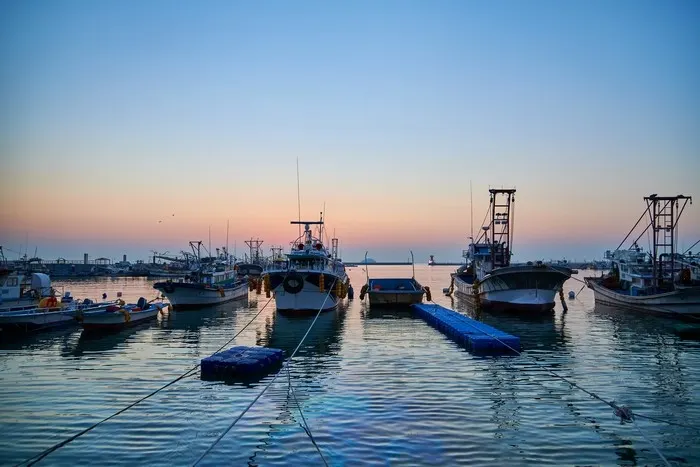 "Sunset over the West Sea?"... Gungpyeonghang Port, Hwaseong's Accessible Coastal Gem