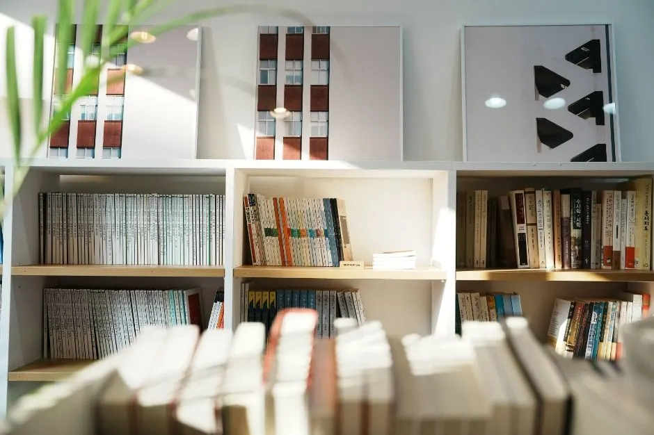 Dasi Bookshop (다시서점)
