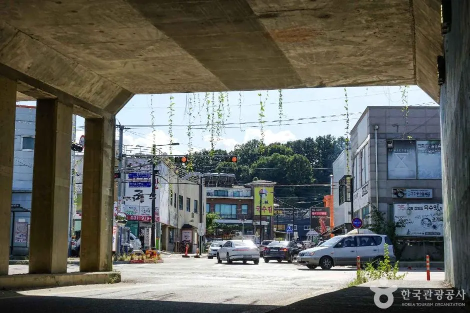 Gyeongjusanseong Fortress Food Village (행주산성먹거리촌)