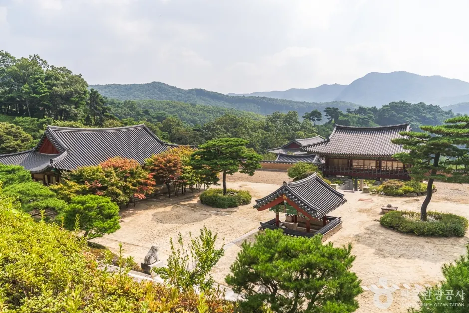 Chungju Seokjongsa Temple (석종사(충주))