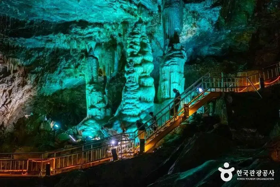 Hwaamdonggul Cave [Gangwon Paleozoic Geopark] (화암동굴 (강원고생대 국가지질공원))