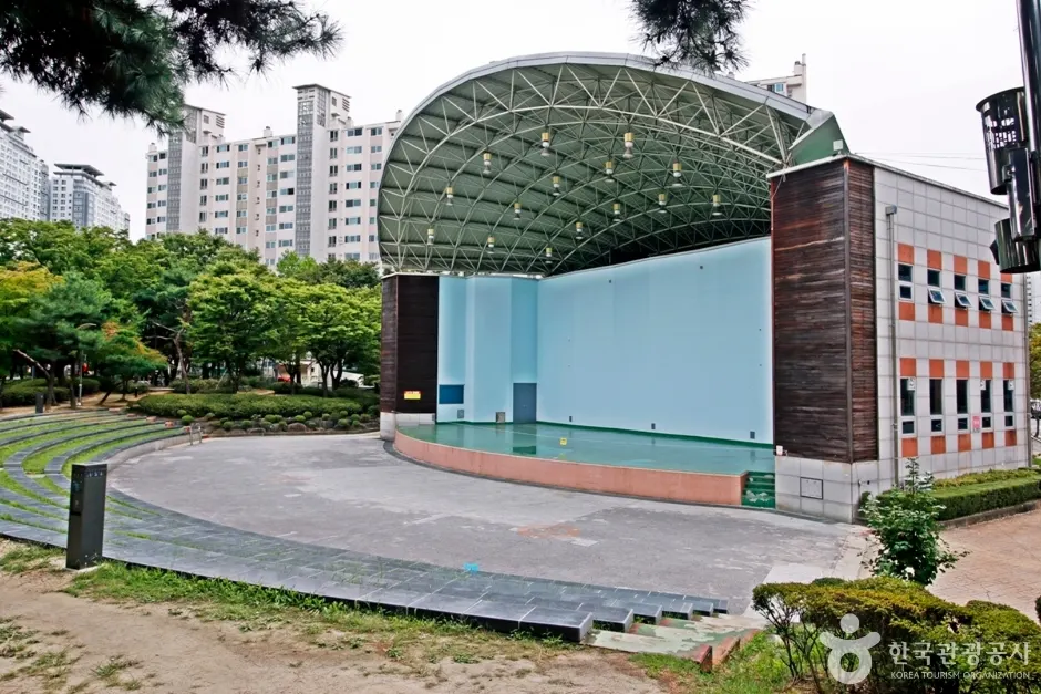 Seodaejeon Park (서대전공원)