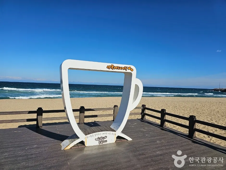Gangneung Coffee Street (강릉커피거리)
