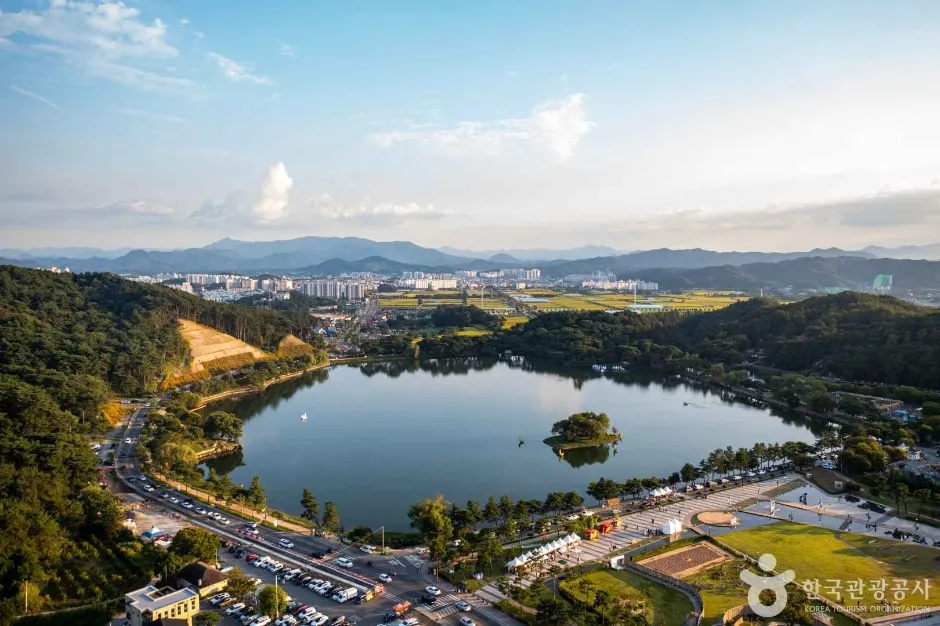 "An 1,800-year-old irrigation work?"... Uirimji Reservoir, a living relic of Korea's past