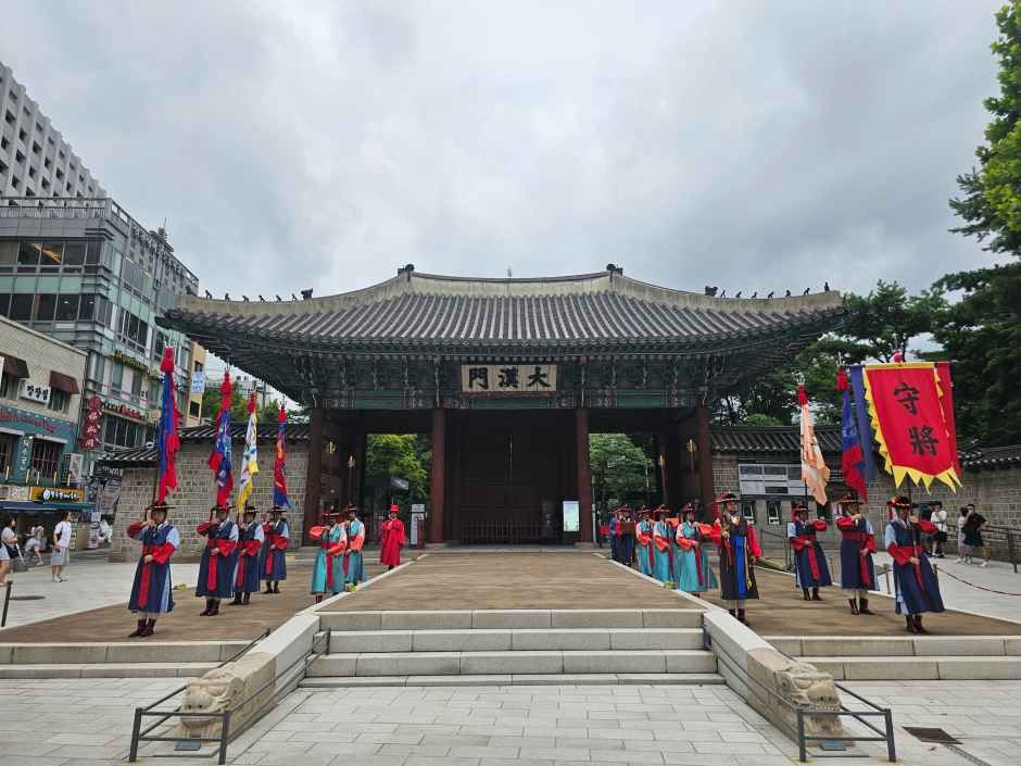 서울 왕궁수문장 교대의식