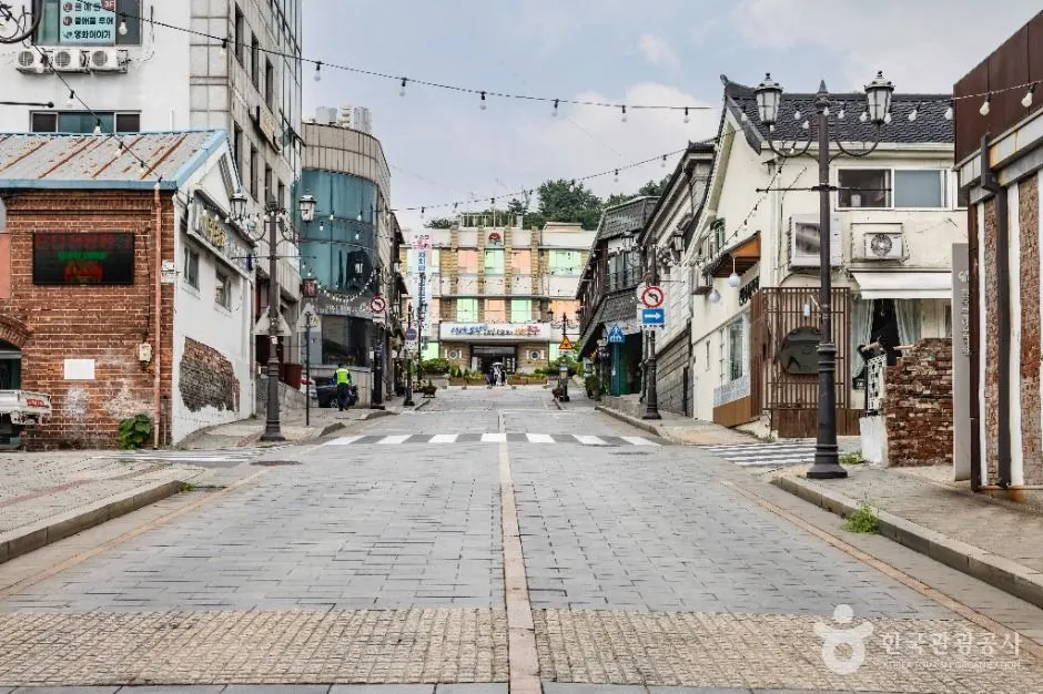 Gaehangjang (Open Port Area) Street (개항장 거리)