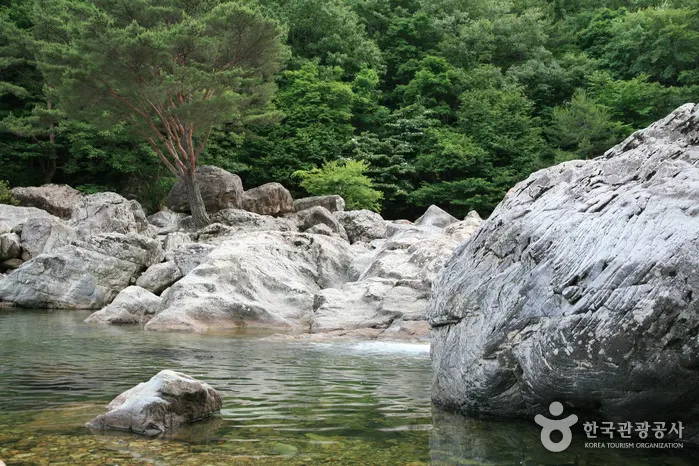 Uniram Baniramgyegok Valley (운일암 반일암 계곡)